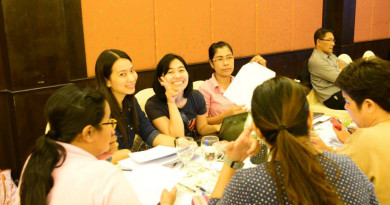 ครุศาสตร์ ม.ราชภัฏสุราษฎร์ธานี สานต่อ “ทิชเชอร์ โชว์” จัดแสดงผลงานในวงการครู อธิการบดีเผย วงการรถยนต์ยังมีมอเตอร์โชว์ วงการครูก็โชว์ผลงานคุณภาพได้ พร้อมจับมือ 184 โรงเรียนเครือข่ายร่วมพัฒนาครูฝึกสอน ครุศาสตร์ ม.ราชภัฏสุราษฎร์ธานี สานต่อ “ทิชเชอร์ โชว์” จัดแสดงผลงานในวงการครู อธิการบดีเผย วงการรถยนต์ยังมีมอเตอร์โชว์ วงการครูก็โชว์ผลงานคุณภาพได้ พร้อมจับมือ 184 โรงเรียนเครือข่ายร่วมพัฒนาครูฝึกสอน